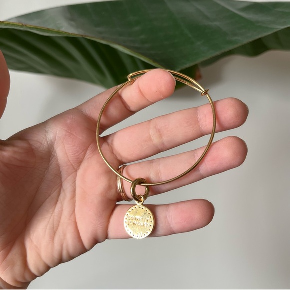 So Pretty Cara Cotter Hope Gold Bracelet - Picture 4 of 4